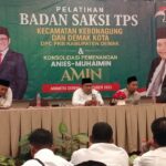 Ketua DPC PKB Demak H Zayinul Fata mengisi pelatihan lembaga saksi dan pemenangan pemilu