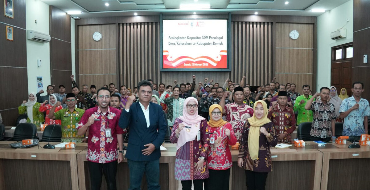 Bupati Demak, Eisti’anah Tingkatkan Kapasitas Paralegal Desa